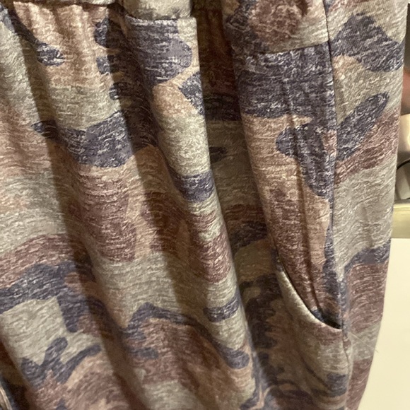 1x Dress - Picture 3 of 4